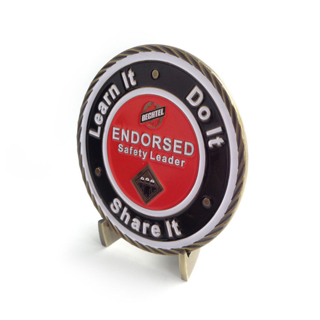 Moedas de desafio de esmalte personalizado com design gratuito profissional personalizado