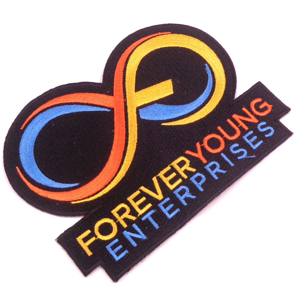 Preço de fábrica Custom Cute Logo Design Bordado Personalizado Poliéster Toalha Remendos Tecidos