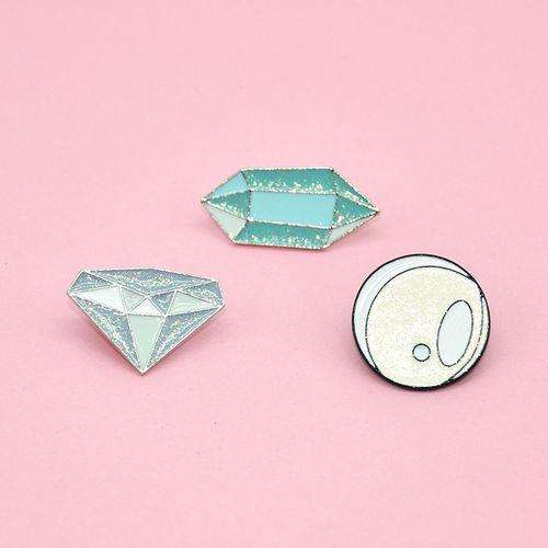 Fabricante de alfinetes sem valor mínimo Alfinetes de diamante de lapela de metal personalizado personalizados duros e macios