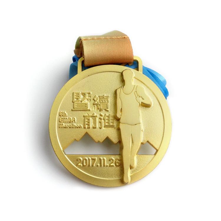 Medalha de fábrica logotipo personalizado liga de zinco prêmio esmalte com brilho 5K medalhas de metal corrida com fita