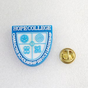 Alfinete de lapela de borracha com emblema escolar de design OEM em PVC macio com logotipo personalizado